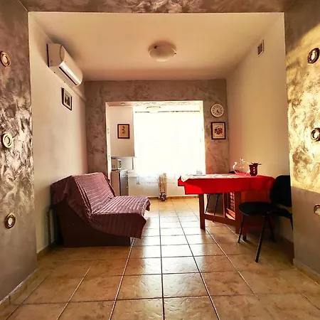 Ultracentral Cathedral