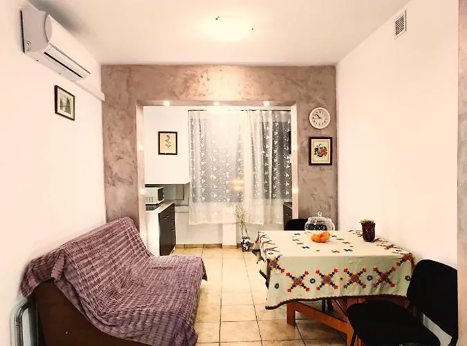 Ultracentral Cathedral Apartment *