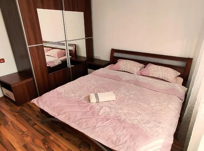 Ultracentral Cathedral Apartment *